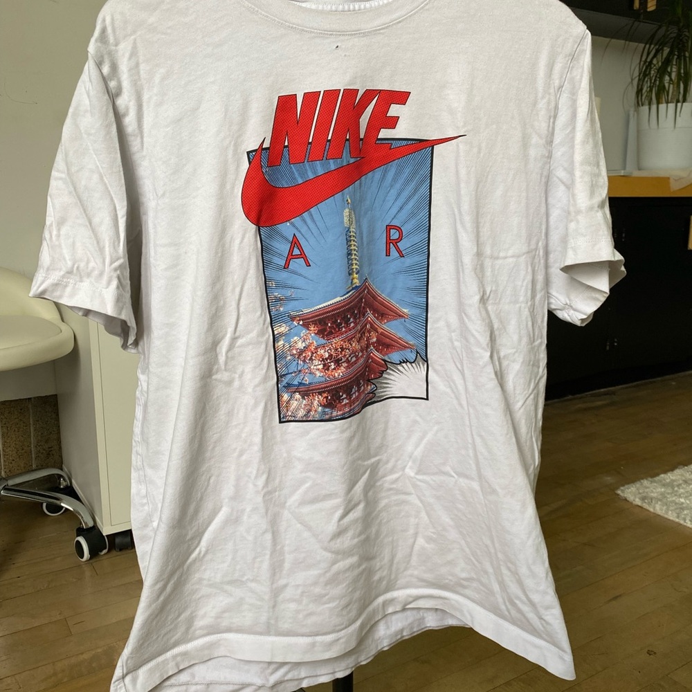 MENS NIKE T-SHIRT